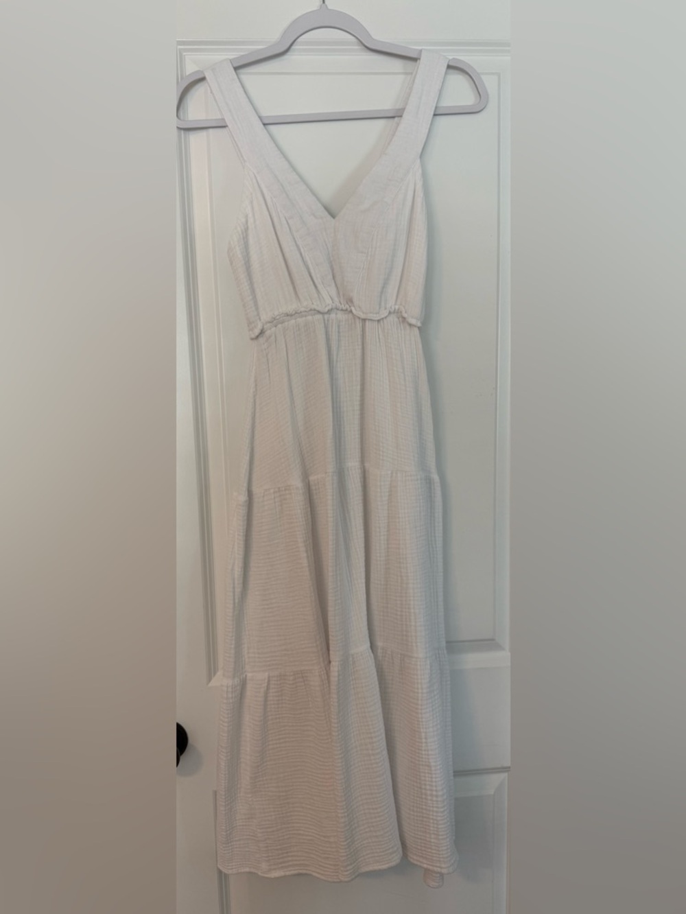 NWOT Steve Madden 109% cotton Lightweight White V-Neck Sleeveless Dress